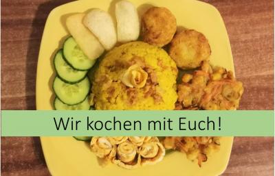 Indonesisches Gericht - Reis, Frittiertes, Gemüse